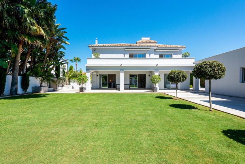 R4821001-Villa-For-Sale-El-Paraiso-Detached-7-Beds-670-Built