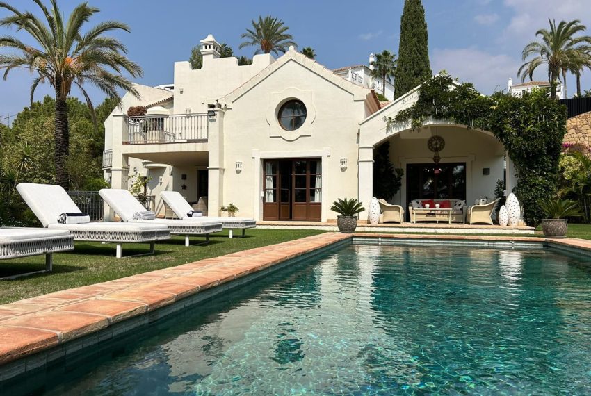 R4839898-Villa-For-Sale-Estepona-Detached-4-Beds-268-Built-1