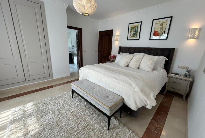 R4839898-Villa-For-Sale-Estepona-Detached-4-Beds-268-Built-11
