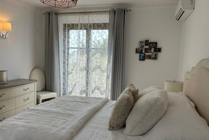 R4839898-Villa-For-Sale-Estepona-Detached-4-Beds-268-Built-14