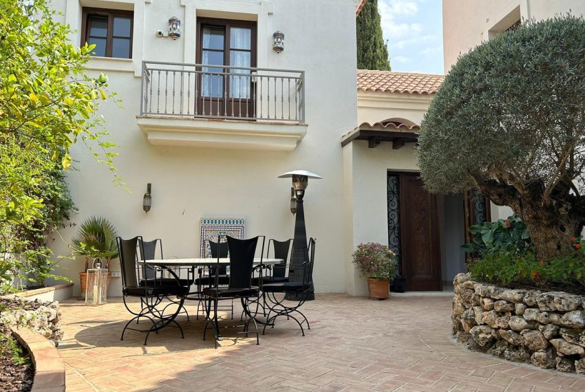 R4839898-Villa-For-Sale-Estepona-Detached-4-Beds-268-Built-17