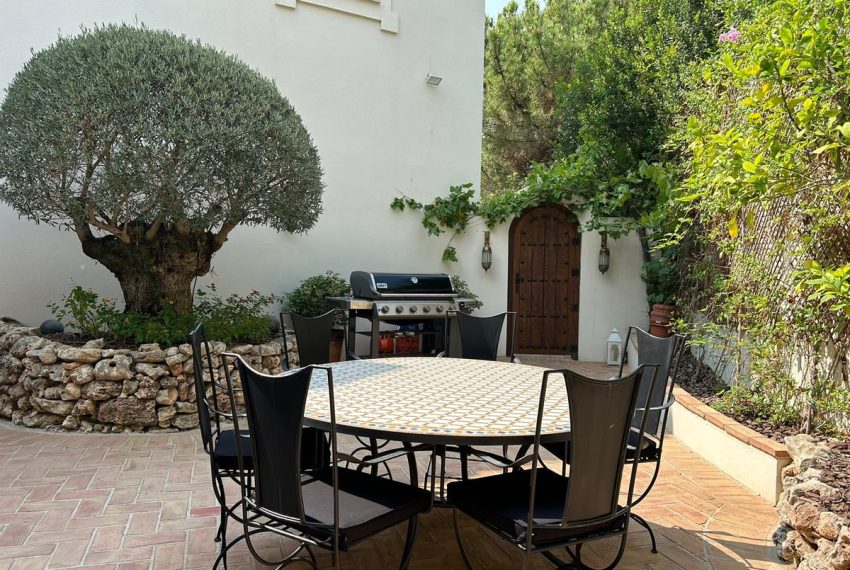 R4839898-Villa-For-Sale-Estepona-Detached-4-Beds-268-Built-18