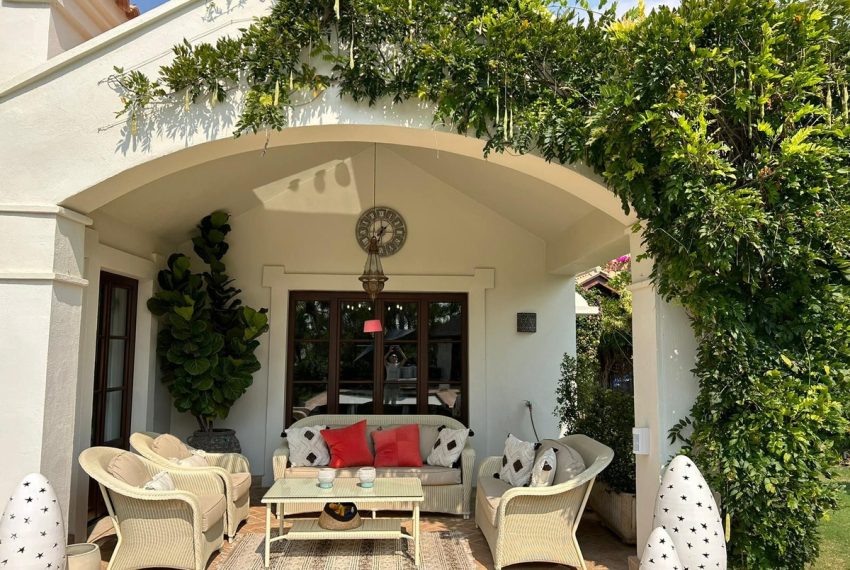 R4839898-Villa-For-Sale-Estepona-Detached-4-Beds-268-Built-2
