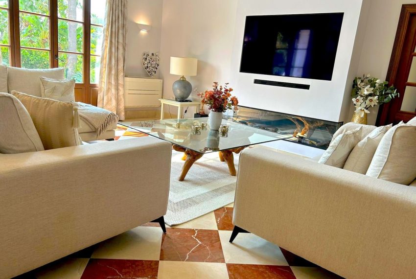 R4839898-Villa-For-Sale-Estepona-Detached-4-Beds-268-Built-7