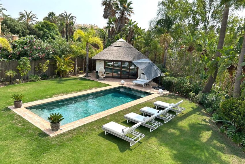 R4839898-Villa-For-Sale-Estepona-Detached-4-Beds-268-Built