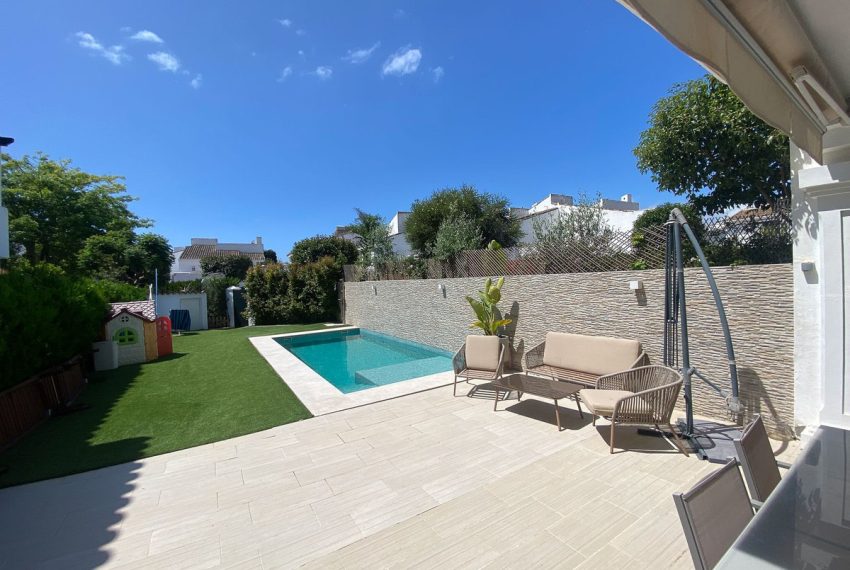R4898818-Villa-For-Sale-San-Pedro-de-Alcantara-Semi-Detached-3-Beds-200-Built-1