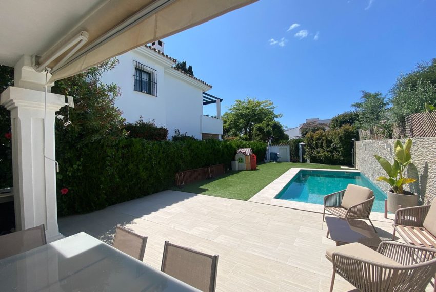 R4898818-Villa-For-Sale-San-Pedro-de-Alcantara-Semi-Detached-3-Beds-200-Built