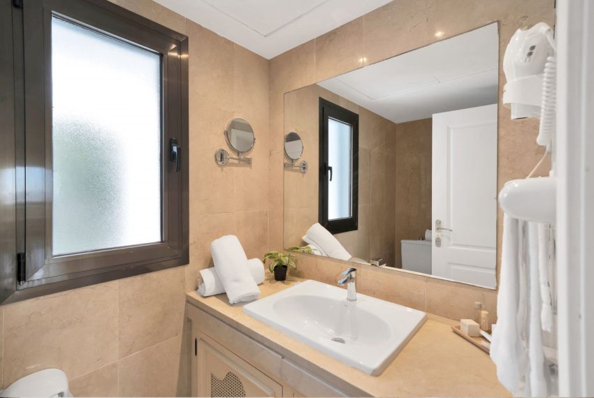 R4906150-Apartment-For-Sale-The-Golden-Mile-Penthouse-3-Beds-220-Built-12