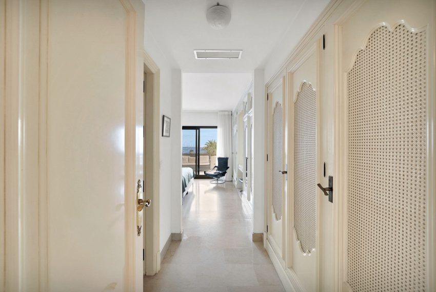 R4906150-Apartment-For-Sale-The-Golden-Mile-Penthouse-3-Beds-220-Built-18