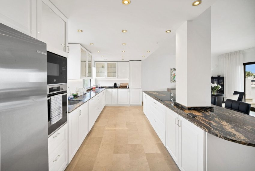 R4906150-Apartment-For-Sale-The-Golden-Mile-Penthouse-3-Beds-220-Built-4
