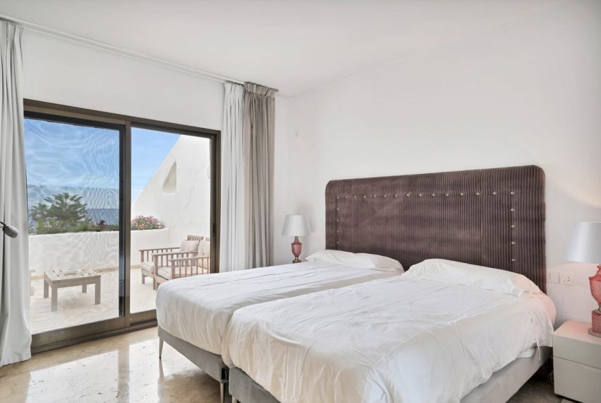 R4906150-Apartment-For-Sale-The-Golden-Mile-Penthouse-3-Beds-220-Built-5