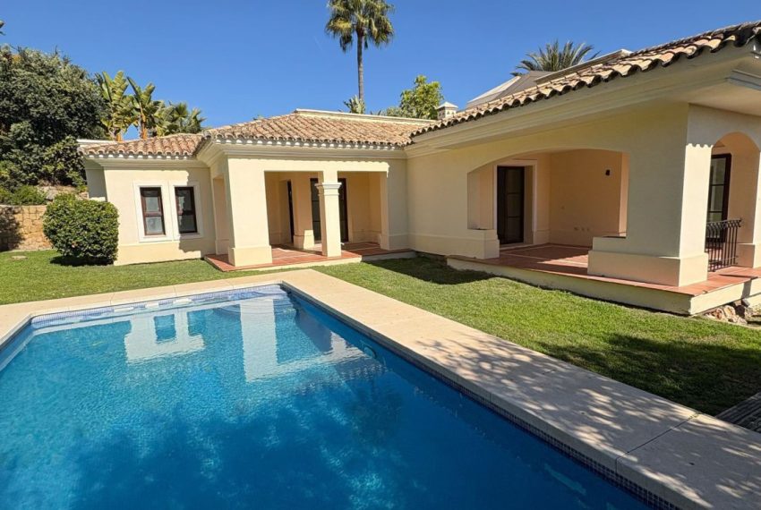 R4920559-Villa-For-Sale-Nueva-Andalucia-Detached-5-Beds-417-Built-1