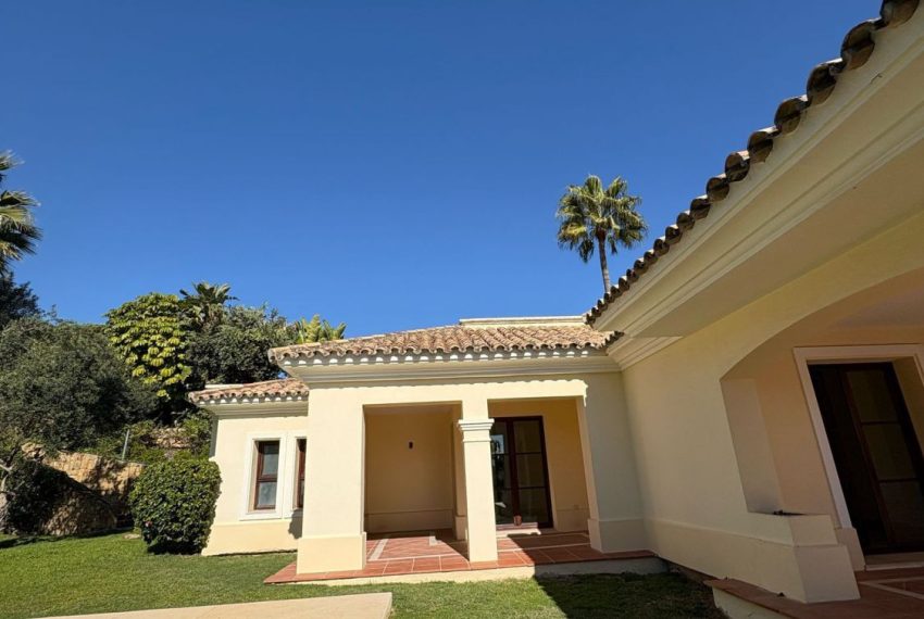R4920559-Villa-For-Sale-Nueva-Andalucia-Detached-5-Beds-417-Built-8