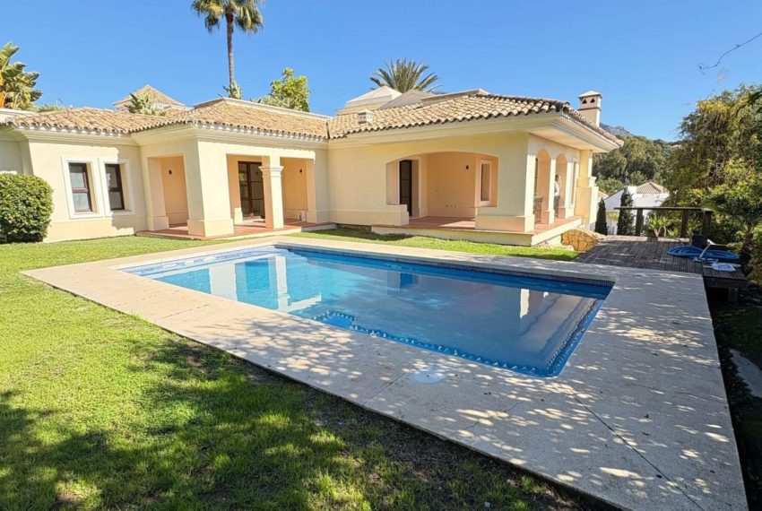 R4920559-Villa-For-Sale-Nueva-Andalucia-Detached-5-Beds-417-Built