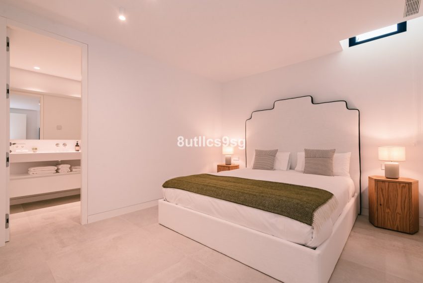 R4922260-Villa-For-Sale-Nueva-Andalucia-Detached-5-Beds-844-Built-15