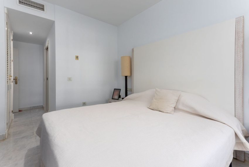 R4929973-Apartment-For-Sale-San-Pedro-de-Alcantara-Ground-Floor-5-Beds-198-Built-16