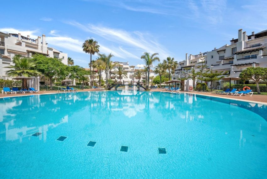 R4929973-Apartment-For-Sale-San-Pedro-de-Alcantara-Ground-Floor-5-Beds-198-Built