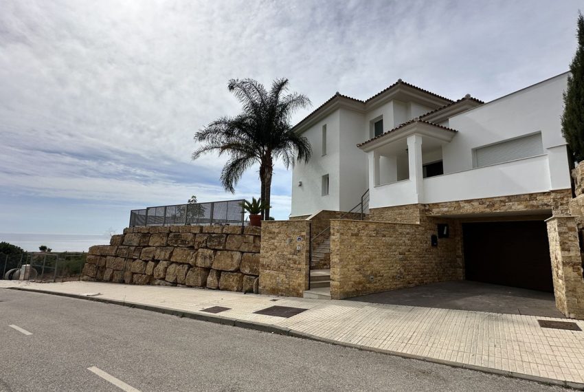 R4949611-Villa-For-Sale-Mijas-Costa-Detached-4-Beds-379-Built-1