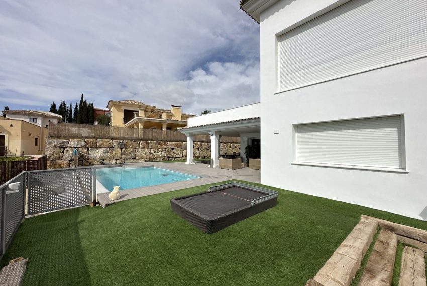 R4949611-Villa-For-Sale-Mijas-Costa-Detached-4-Beds-379-Built-9