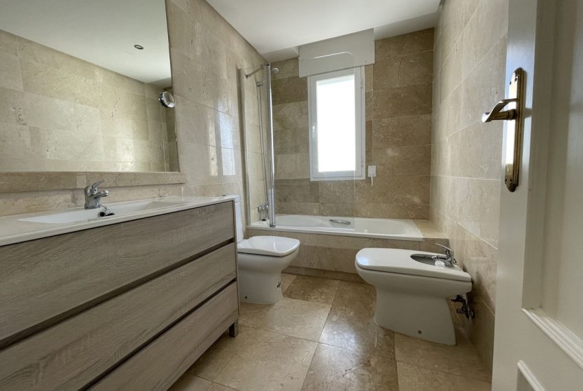 R4968712-Apartment-For-Sale-Nueva-Andalucia-Penthouse-2-Beds-81-Built-18
