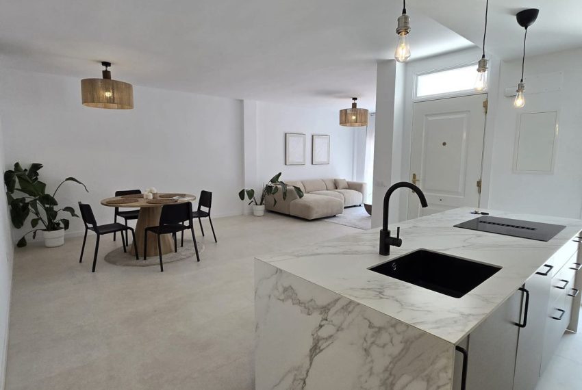 R4969780-Apartment-For-Sale-Nueva-Andalucia-Ground-Floor-2-Beds-108-Built-3