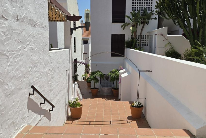 R4969780-Apartment-For-Sale-Nueva-Andalucia-Ground-Floor-2-Beds-108-Built-8