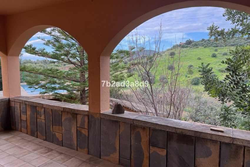 R4974307-Villa-For-Sale-Estepona-Finca-4-Beds-160-Built-12
