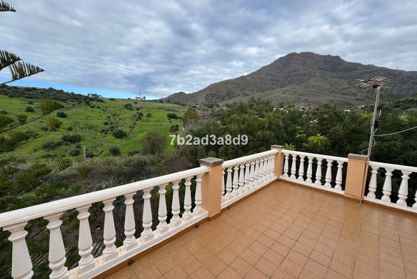R4974307-Villa-For-Sale-Estepona-Finca-4-Beds-160-Built-2