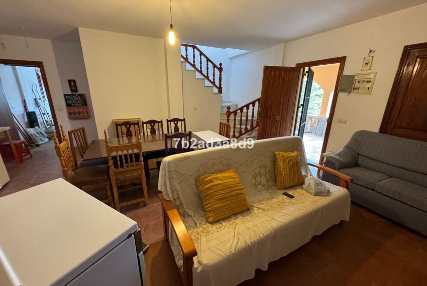 R4974307-Villa-For-Sale-Estepona-Finca-4-Beds-160-Built-3