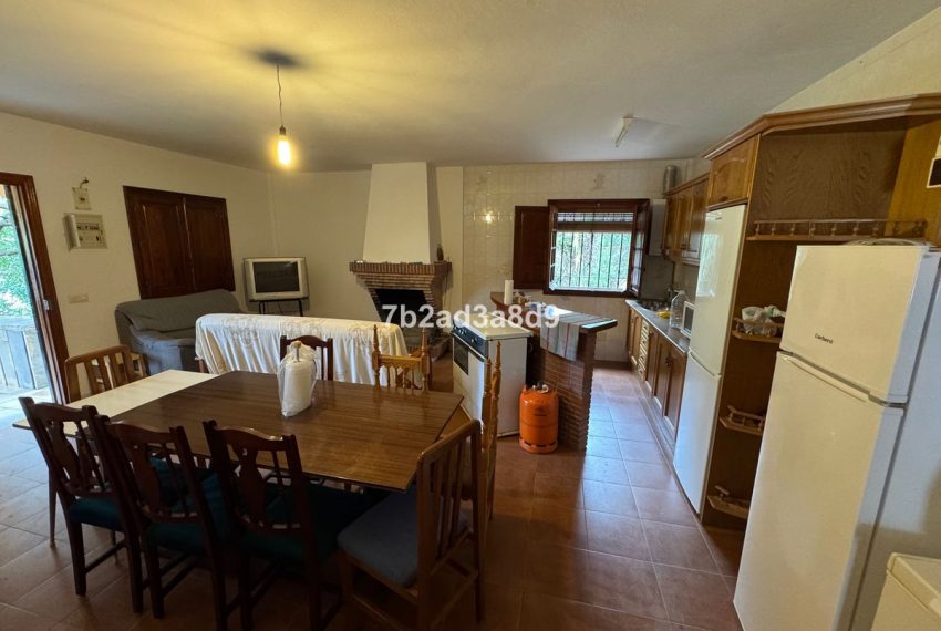 R4974307-Villa-For-Sale-Estepona-Finca-4-Beds-160-Built-4