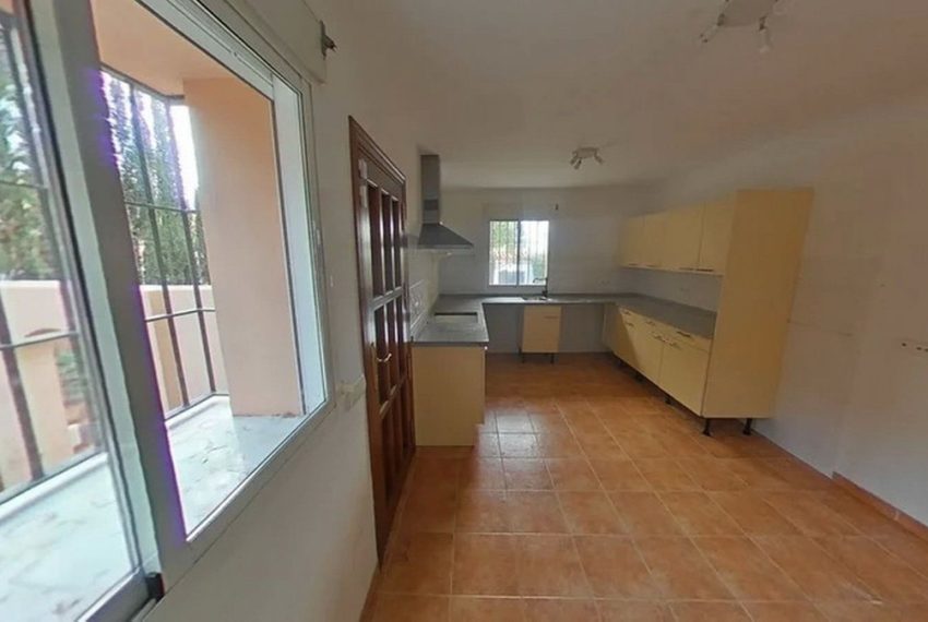 R4974547-Villa-For-Sale-Nueva-Andalucia-Detached-6-Beds-551-Built-6