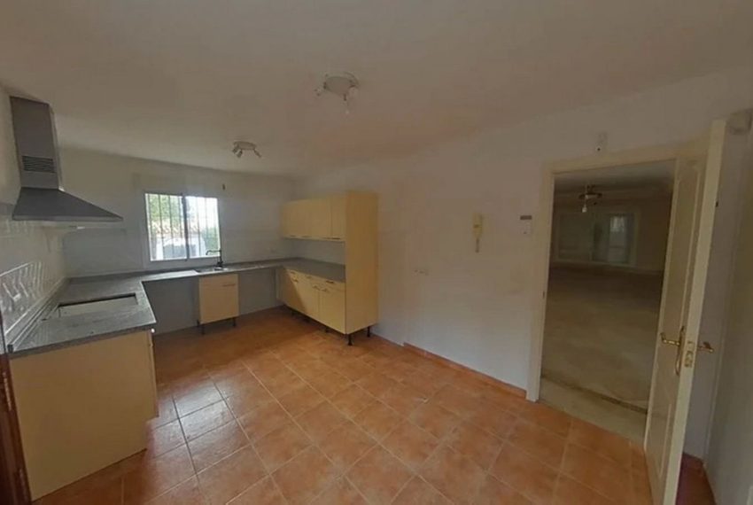 R4974547-Villa-For-Sale-Nueva-Andalucia-Detached-6-Beds-551-Built-7