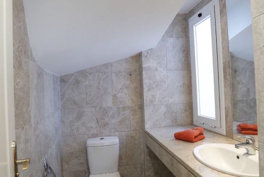 R4979563-Townhouse-For-Sale-Nueva-Andalucia-Terraced-4-Beds-146-Built-14