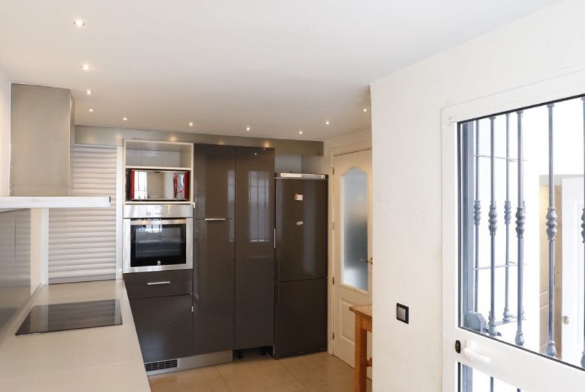 R4979563-Townhouse-For-Sale-Nueva-Andalucia-Terraced-4-Beds-146-Built-9