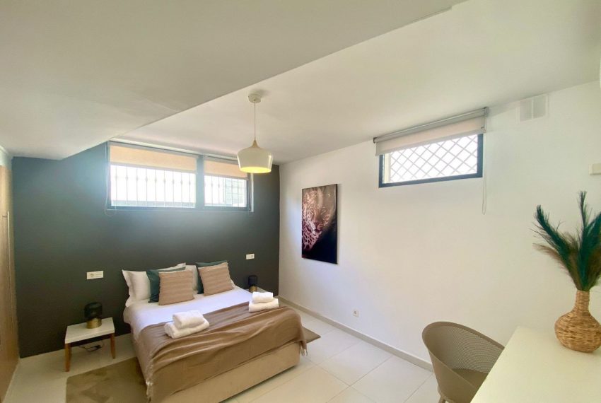 R5005510-Villa-For-Sale-Nueva-Andalucia-Detached-6-Beds-300-Built-19