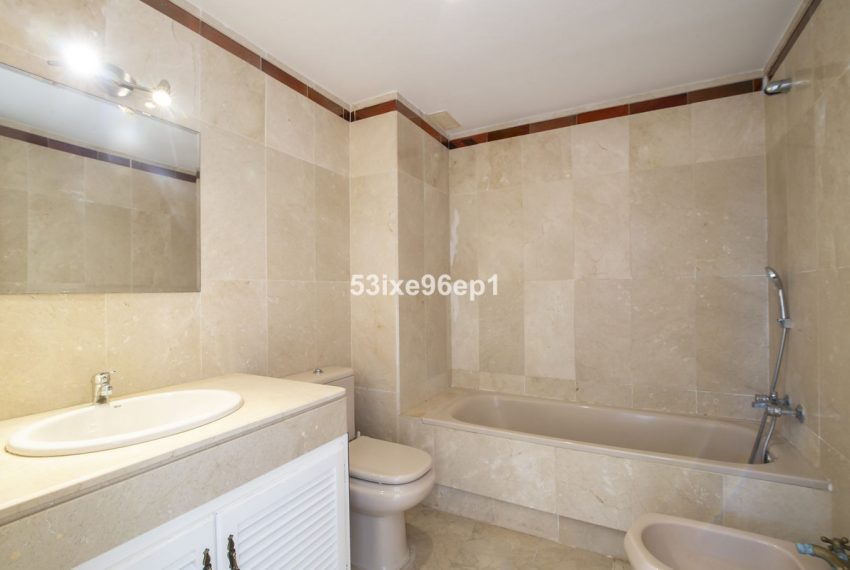R5005567-Villa-For-Sale-New-Golden-Mile-Semi-Detached-5-Beds-153-Built-17