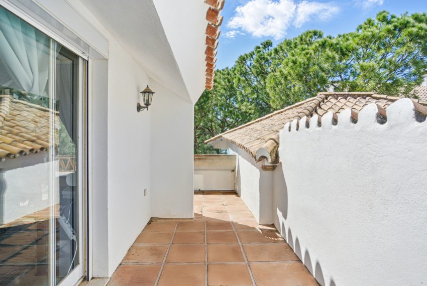 R5010862-Apartment-For-Sale-Nueva-Andalucia-Penthouse-Duplex-4-Beds-262-Built-17