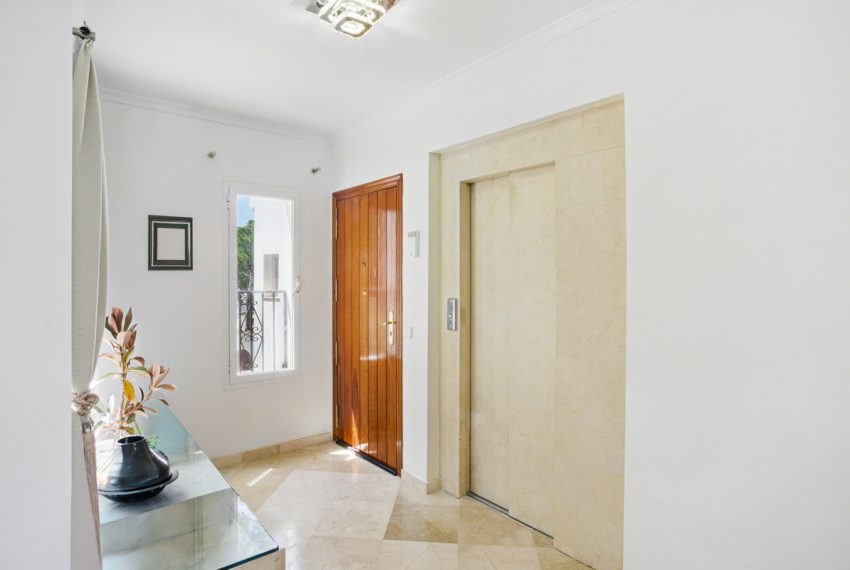 R5010862-Apartment-For-Sale-Nueva-Andalucia-Penthouse-Duplex-4-Beds-262-Built-18