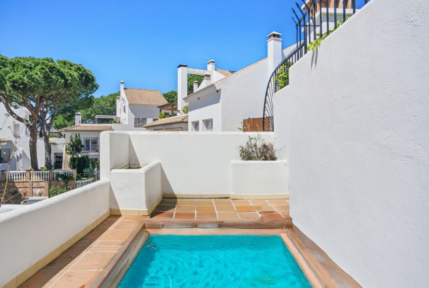 R5010862-Apartment-For-Sale-Nueva-Andalucia-Penthouse-Duplex-4-Beds-262-Built-2