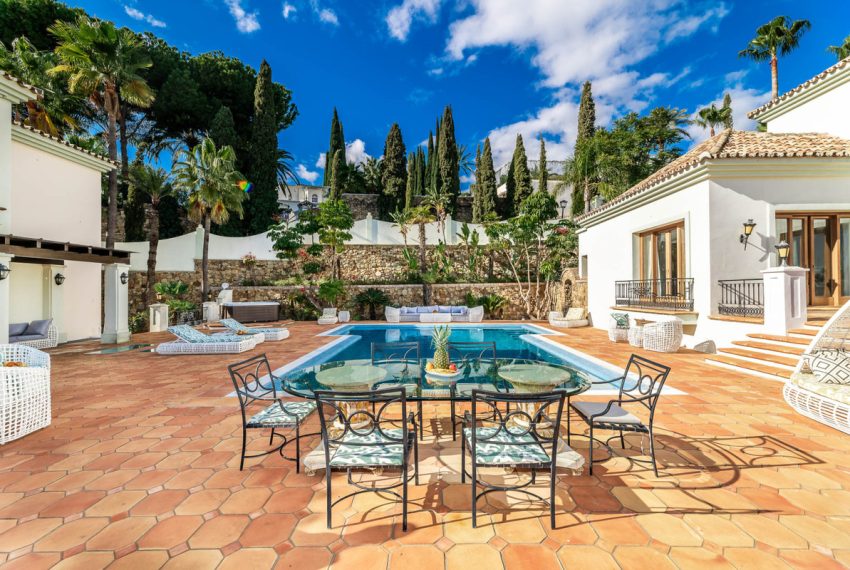 R5018239-Villa-For-Sale-Benahavis-Detached-16-Beds-1337-Built-10
