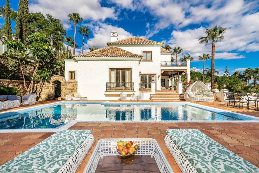 R5018239-Villa-For-Sale-Benahavis-Detached-16-Beds-1337-Built-3