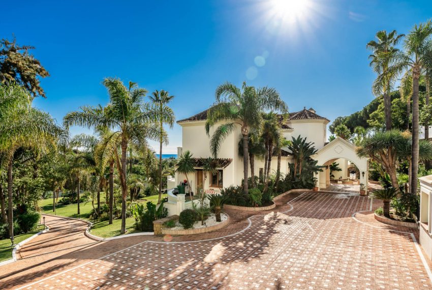 R5018239-Villa-For-Sale-Benahavis-Detached-16-Beds-1337-Built-4