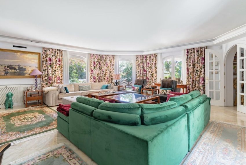 R5018602-Villa-For-Sale-The-Golden-Mile-Detached-5-Beds-600-Built-2