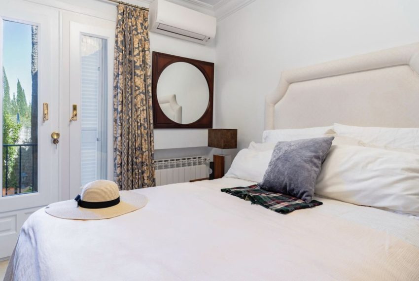 R5018602-Villa-For-Sale-The-Golden-Mile-Detached-5-Beds-600-Built-8