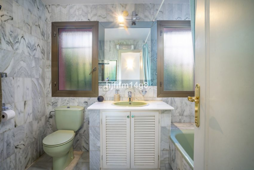 R5023576-Villa-For-Sale-Nueva-Andalucia-Detached-4-Beds-204-Built-16