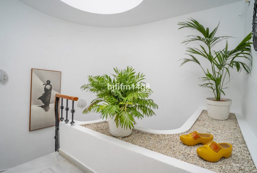 R5023576-Villa-For-Sale-Nueva-Andalucia-Detached-4-Beds-204-Built-18