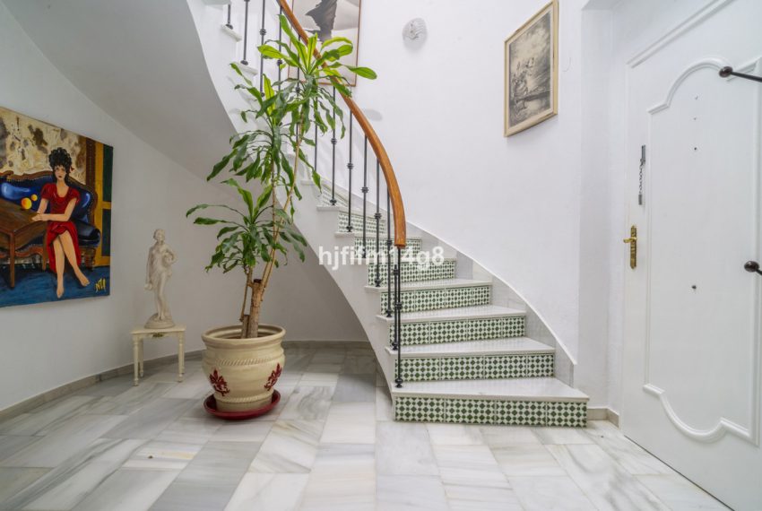 R5023576-Villa-For-Sale-Nueva-Andalucia-Detached-4-Beds-204-Built-19