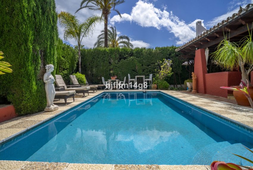 R5023576-Villa-For-Sale-Nueva-Andalucia-Detached-4-Beds-204-Built-2