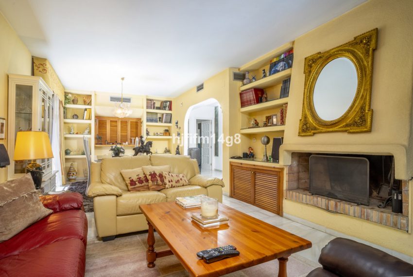 R5023576-Villa-For-Sale-Nueva-Andalucia-Detached-4-Beds-204-Built-3