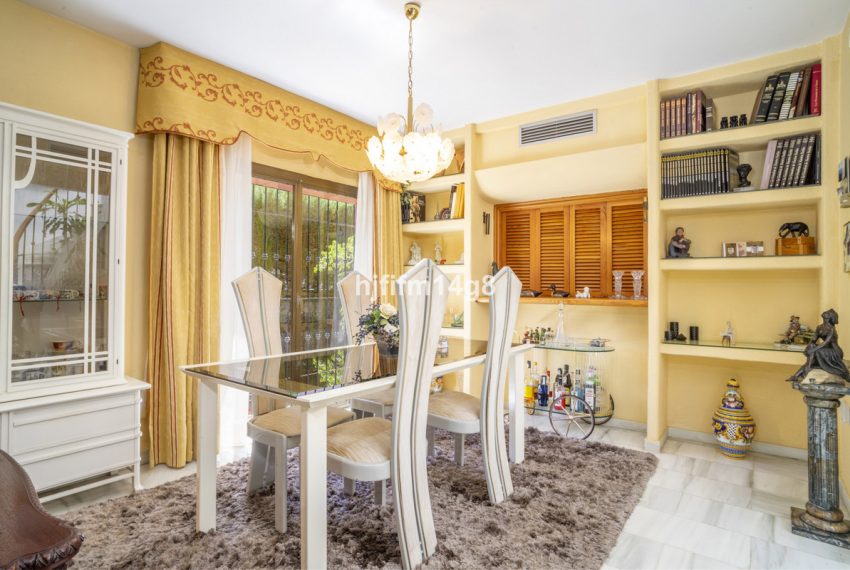 R5023576-Villa-For-Sale-Nueva-Andalucia-Detached-4-Beds-204-Built-6